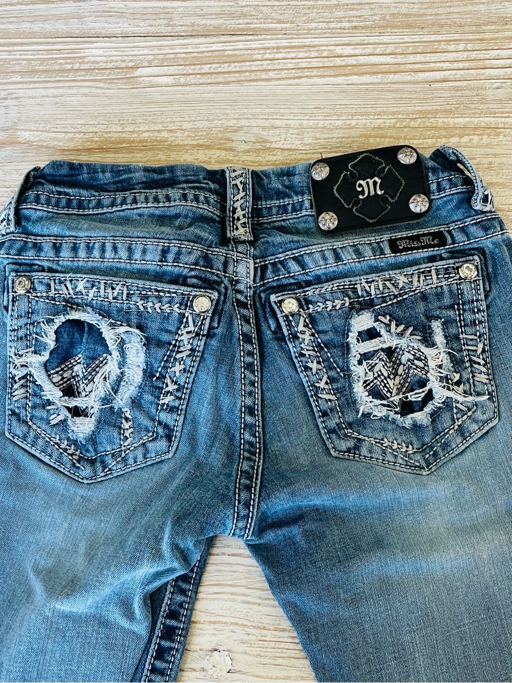 Miss Me Jeans Size 26 Distressed Skinny Rhinestone Y2K Embellished